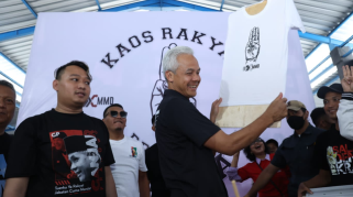 Lewat Sablon Kaus Gratis, Relawan Galang Dukungan Menangkan Ganjar-Mahfud