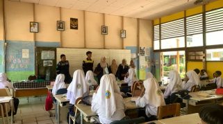 Kunjungi SMPN 11 Banjarmasin, PLN Edukasi Siswa Bahaya Bermain Layang-Layang Dekat Jaringan Listrik