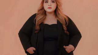 Intip Cerita Kesuksesan Mona: Owner Kepiting Goyang Lidah Dimsum Viral!