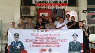 Polresta Banjarmasin dan Awak Media Kompak Donor Darah Sambut Harjad Humas Polri ke-74