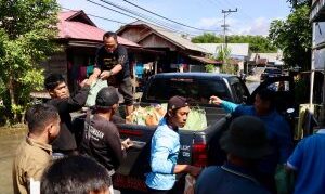 Dinas PUPR Kalsel Turun Langsung ke Lokasi Banjir, Salurkan 368 Paket Sembako untuk Warga Kelampaian Ulu