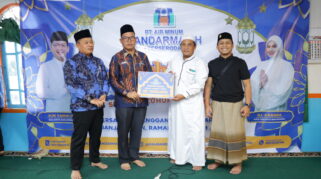PAM Bandarmasih Salurkan Bantuan Sosial Lewat Program Serambi Surau 2026
