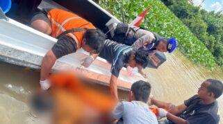 Sat Polairud Polresta Banjarmasin Evakuasi Jasad Pemuda di Sungai Bromo