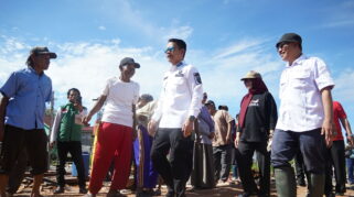 Tanam Padi di Sungai Andai, Yamin Kirim Sinyal Keras: Lahan Pertanian Jangan Sampai Kalah oleh Beton!