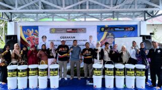 PT Air Minum Bandarmasih Perkuat Dukungan Program Lingkungan Lewat Bantuan 100 Komposter