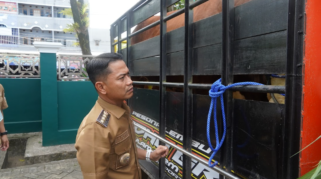 Pemko Banjarmasin Terima Bantuan Sapi Kurban Presiden, Warga Diimbau Kurangi Penggunaan Plastik