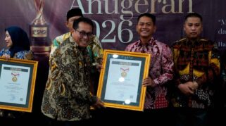 Wali Kota Banjarmasin Terima Penghargaan Sahabat Pers, Tegaskan Pentingnya Peran Media