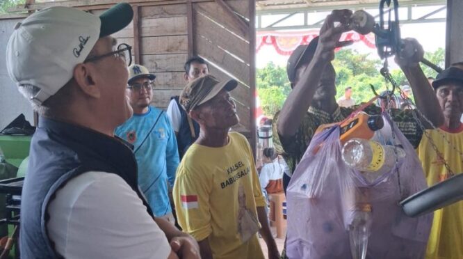 Desa Sungai Rangas Tengah Antusias Ikuti Program Pilah Sampah Dapat Sembako