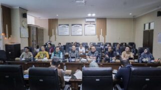 Rapat dengan DPRD Kalsel, GM PLN Sampaikan Permohonan Maaf atas Pemadaman Listrik