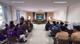 Edukasi Hukum di Luar Kelas, Kejati Kalsel dan IKA UNAIR Kenalkan Dunia Penegakan Hukum kepada Pelajar