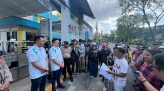 Aliansi Pemuda Kalsel Geruduk Kantor PLN, Tuntut Akhiri Pemadaman Bergilir dan Beri Kompensasi