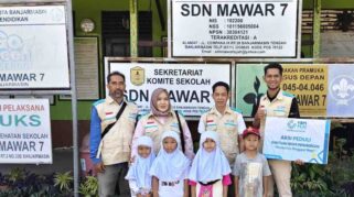 YBM PLN UP3 Banjarmasin Salurkan Bantuan Biaya Sekolah bagi Anak Kurang Mampu