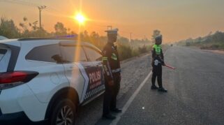 Kabut Asap Ganggu Jarak Pandang, Satlantas Polres Batola Intensifkan Blue Light Patrol