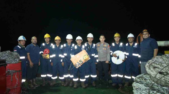 Hasnur Group Bantu Kirim Rambu ke Lokasi Bangkai KM Virgo Transport 8