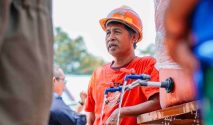 Sumur Mengering, Galon Jadi Andalan Warga Kemuning Banjarbaru Berburu Air