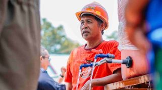 Sumur Mengering, Galon Jadi Andalan Warga Kemuning Banjarbaru Berburu Air
