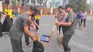 Tiga Pilar Banjarmasin Tengah Bersihkan Kawasan Sabilal Muhtadin Sambut Harjad ke-500